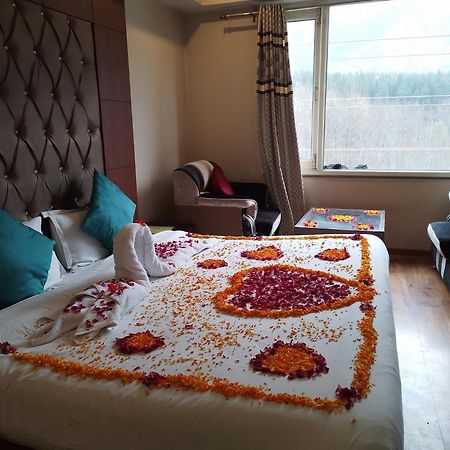 Hotel Neelam Manali Near Volvo Bus Stand Manali Kültér fotó