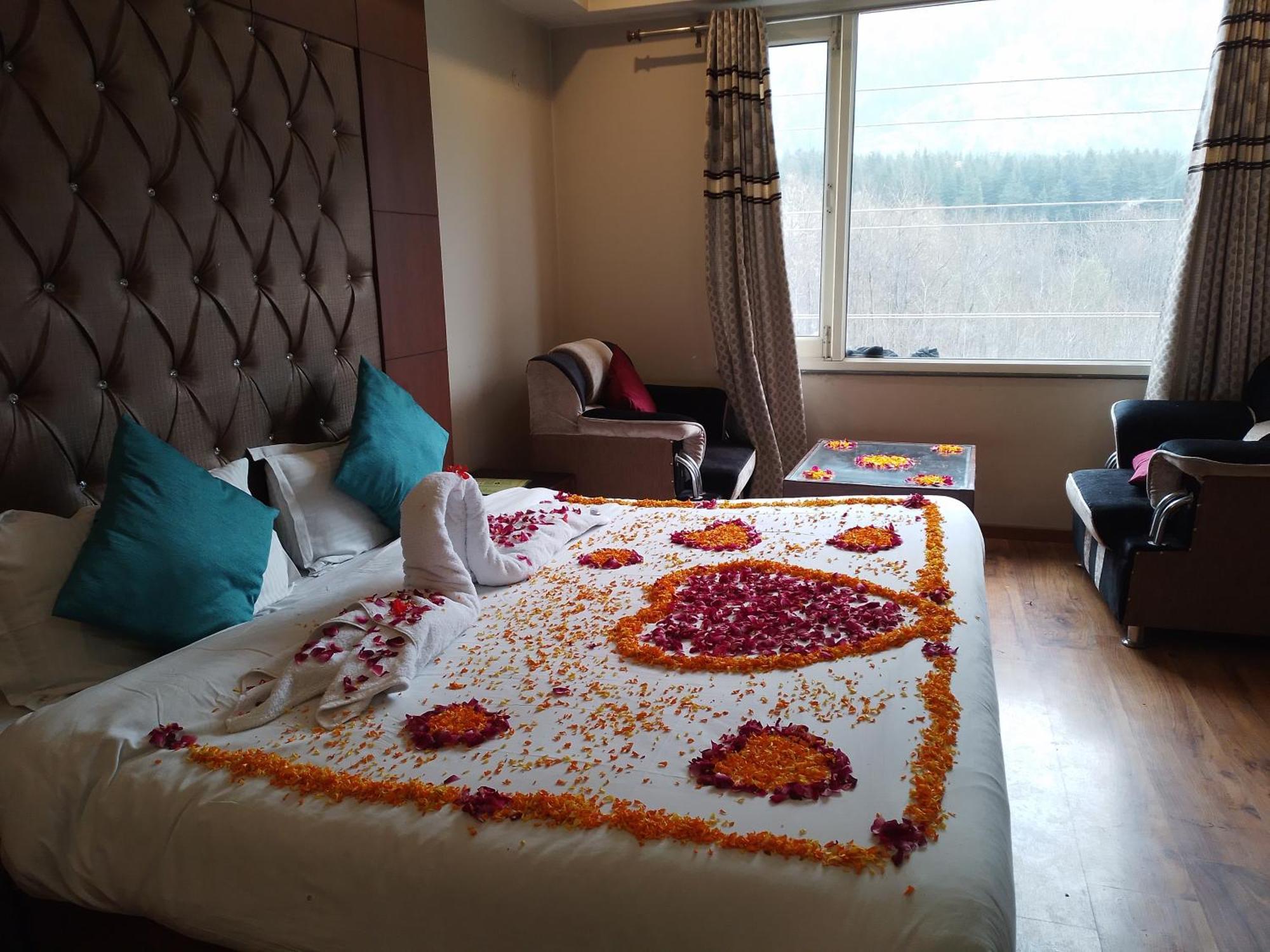 Hotel Neelam Manali Near Volvo Bus Stand Manali Kültér fotó